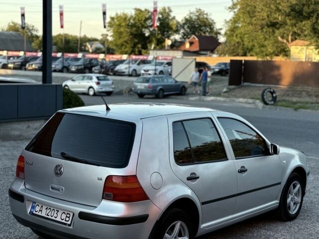 Серый Фольксваген Гольф, объемом двигателя 1.6 л и пробегом 242 тыс. км за 3600 $, фото 7 на Automoto.ua