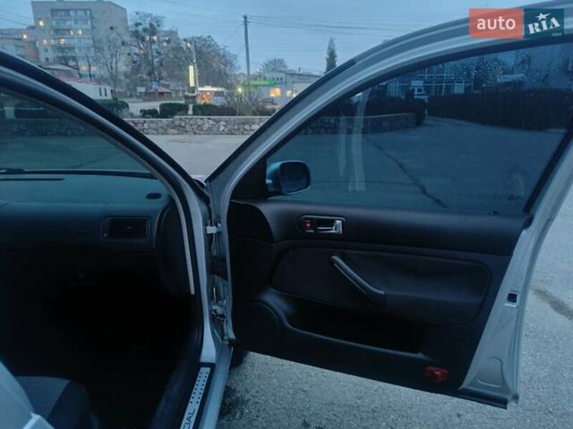 Серый Фольксваген Гольф, объемом двигателя 1.39 л и пробегом 327 тыс. км за 3600 $, фото 15 на Automoto.ua