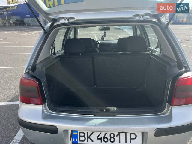 Сірий Фольксваген Гольф, об'ємом двигуна 1.39 л та пробігом 250 тис. км за 3950 $, фото 9 на Automoto.ua
