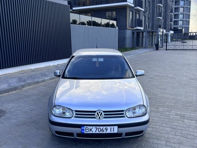 Серый Фольксваген Гольф, объемом двигателя 1.6 л и пробегом 260 тыс. км за 4150 $, фото 1 на Automoto.ua