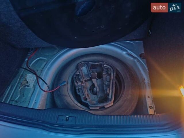 Серый Фольксваген Гольф, объемом двигателя 1.39 л и пробегом 327 тыс. км за 3600 $, фото 14 на Automoto.ua