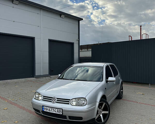 Серый Фольксваген Гольф, объемом двигателя 1.6 л и пробегом 300 тыс. км за 3800 $, фото 5 на Automoto.ua