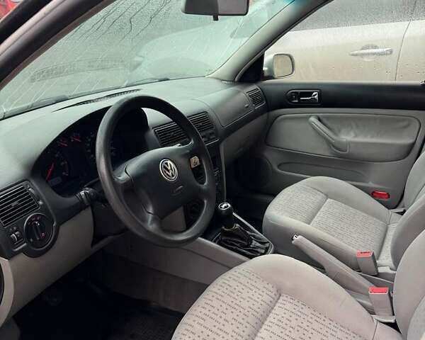 Серый Фольксваген Гольф, объемом двигателя 1.39 л и пробегом 183 тыс. км за 3750 $, фото 13 на Automoto.ua