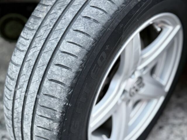 Серый Фольксваген Гольф, объемом двигателя 1.6 л и пробегом 242 тыс. км за 3600 $, фото 16 на Automoto.ua