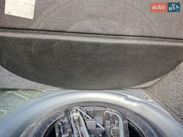 Серый Фольксваген Гольф, объемом двигателя 1.6 л и пробегом 177 тыс. км за 5000 $, фото 65 на Automoto.ua