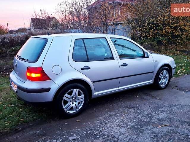 Серый Фольксваген Гольф, объемом двигателя 1.6 л и пробегом 194 тыс. км за 4800 $, фото 8 на Automoto.ua