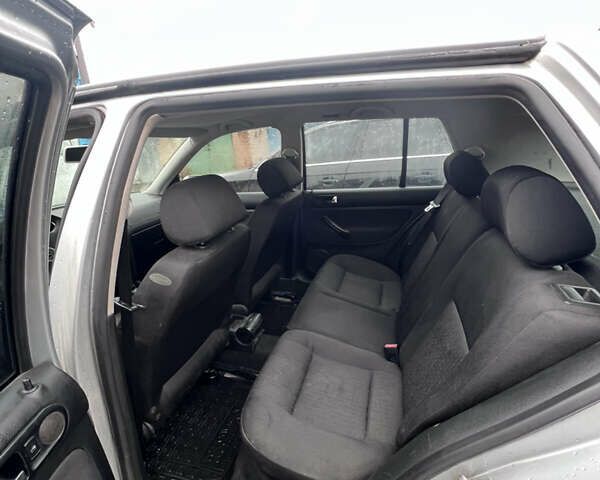 Серый Фольксваген Гольф, объемом двигателя 1.6 л и пробегом 299 тыс. км за 3850 $, фото 8 на Automoto.ua