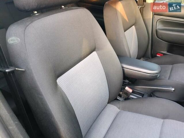 Серый Фольксваген Гольф, объемом двигателя 1.6 л и пробегом 177 тыс. км за 5000 $, фото 38 на Automoto.ua