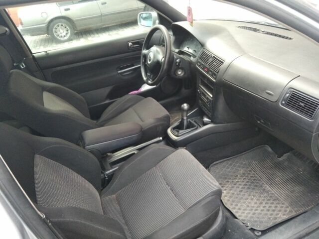 Серый Фольксваген Гольф, объемом двигателя 0 л и пробегом 320 тыс. км за 2800 $, фото 5 на Automoto.ua