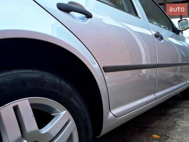 Серый Фольксваген Гольф, объемом двигателя 1.6 л и пробегом 194 тыс. км за 4800 $, фото 21 на Automoto.ua