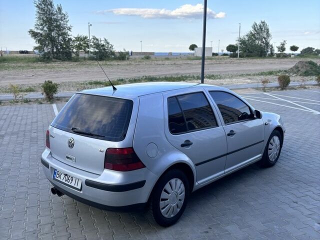 Серый Фольксваген Гольф, объемом двигателя 1.6 л и пробегом 260 тыс. км за 4150 $, фото 3 на Automoto.ua