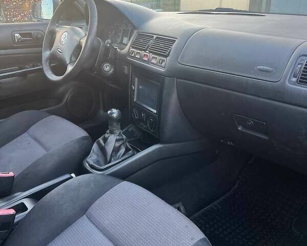 Серый Фольксваген Гольф, объемом двигателя 1.39 л и пробегом 299 тыс. км за 4200 $, фото 16 на Automoto.ua