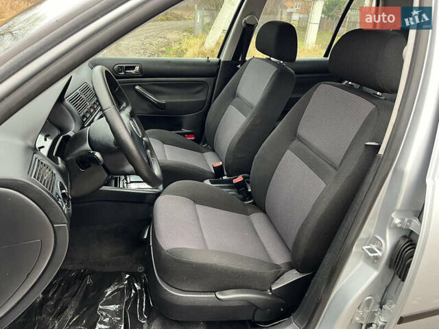 Серый Фольксваген Гольф, объемом двигателя 1.6 л и пробегом 170 тыс. км за 5200 $, фото 11 на Automoto.ua