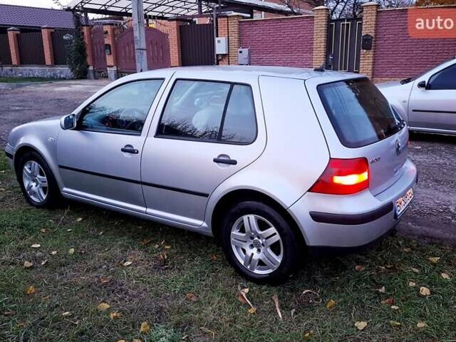 Серый Фольксваген Гольф, объемом двигателя 1.6 л и пробегом 194 тыс. км за 4800 $, фото 10 на Automoto.ua