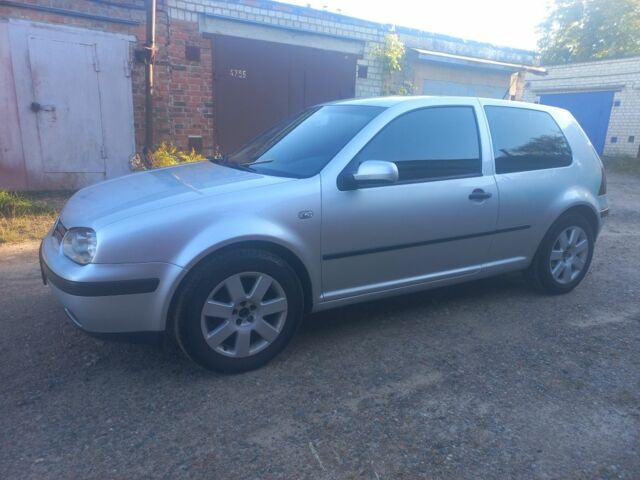 Серый Фольксваген Гольф, объемом двигателя 1.4 л и пробегом 258 тыс. км за 3800 $, фото 1 на Automoto.ua