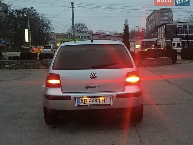 Серый Фольксваген Гольф, объемом двигателя 1.39 л и пробегом 327 тыс. км за 3600 $, фото 5 на Automoto.ua