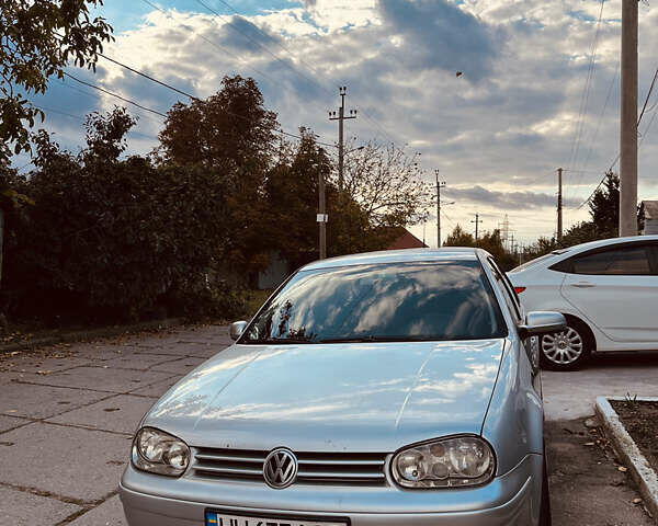 Серый Фольксваген Гольф, объемом двигателя 1.6 л и пробегом 300 тыс. км за 3800 $, фото 18 на Automoto.ua