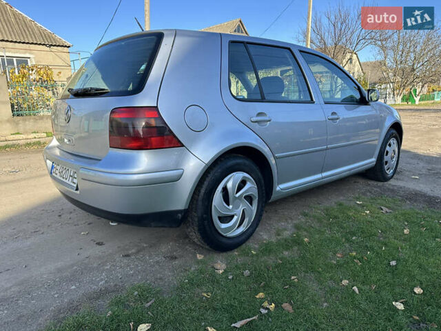 Сірий Фольксваген Гольф, об'ємом двигуна 1.39 л та пробігом 247 тис. км за 4500 $, фото 4 на Automoto.ua