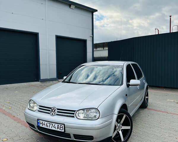 Серый Фольксваген Гольф, объемом двигателя 1.6 л и пробегом 300 тыс. км за 3800 $, фото 2 на Automoto.ua