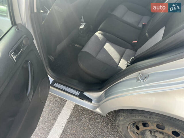 Серый Фольксваген Гольф, объемом двигателя 1.39 л и пробегом 245 тыс. км за 3190 $, фото 9 на Automoto.ua