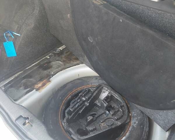 Серый Фольксваген Гольф, объемом двигателя 1.6 л и пробегом 179 тыс. км за 3500 $, фото 16 на Automoto.ua