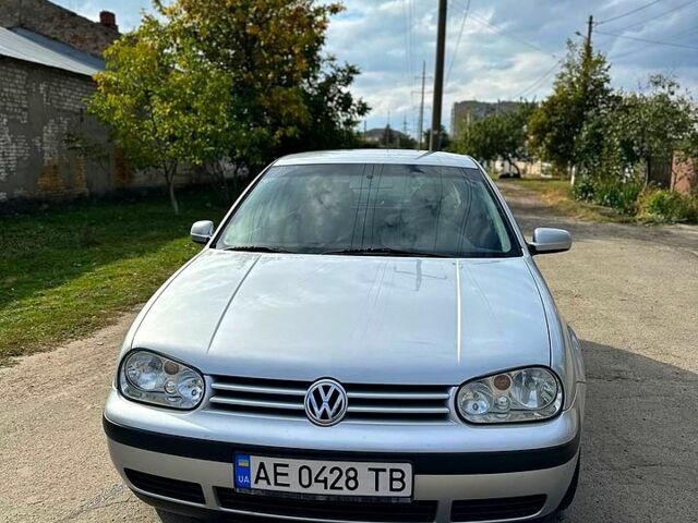 Серый Фольксваген Гольф, объемом двигателя 1.4 л и пробегом 250 тыс. км за 4299 $, фото 1 на Automoto.ua