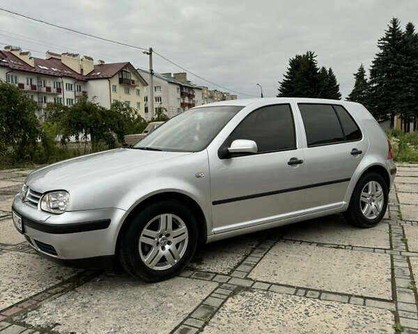 Сірий Фольксваген Гольф, об'ємом двигуна 1.39 л та пробігом 247 тис. км за 4200 $, фото 1 на Automoto.ua