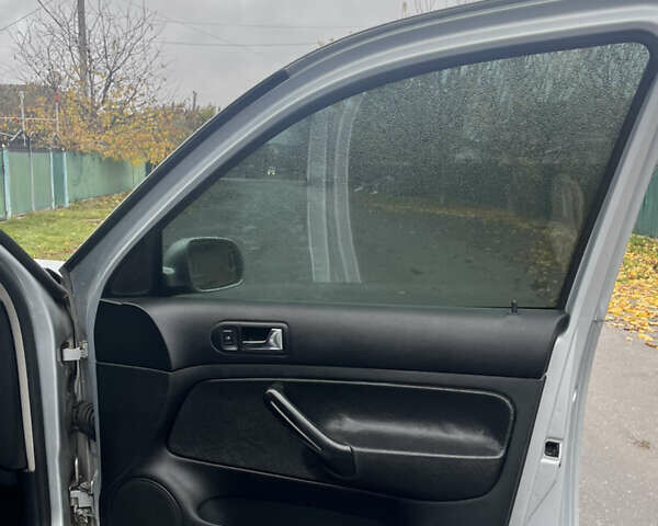 Серый Фольксваген Гольф, объемом двигателя 1.6 л и пробегом 219 тыс. км за 4500 $, фото 11 на Automoto.ua