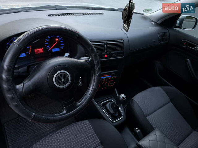 Серый Фольксваген Гольф, объемом двигателя 1.39 л и пробегом 190 тыс. км за 4000 $, фото 3 на Automoto.ua