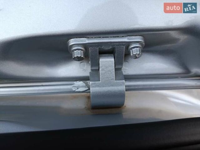 Серый Фольксваген Гольф, объемом двигателя 1.6 л и пробегом 177 тыс. км за 5000 $, фото 27 на Automoto.ua