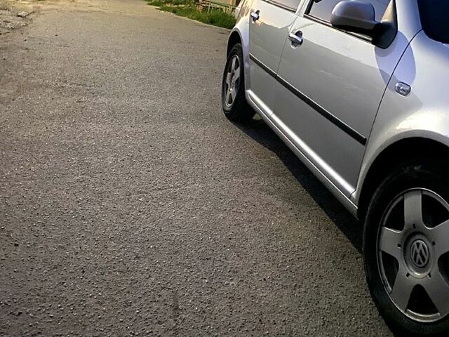 Серый Фольксваген Гольф, объемом двигателя 1.4 л и пробегом 310 тыс. км за 4100 $, фото 4 на Automoto.ua