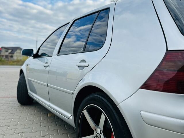 Серый Фольксваген Гольф, объемом двигателя 1.6 л и пробегом 300 тыс. км за 3900 $, фото 4 на Automoto.ua