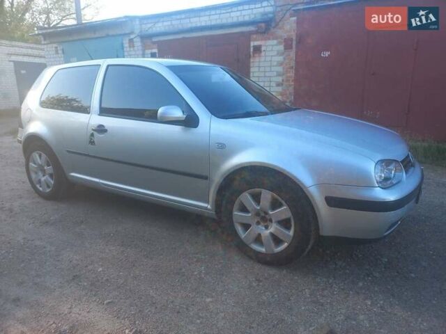 Серый Фольксваген Гольф, объемом двигателя 1.4 л и пробегом 258 тыс. км за 3800 $, фото 1 на Automoto.ua