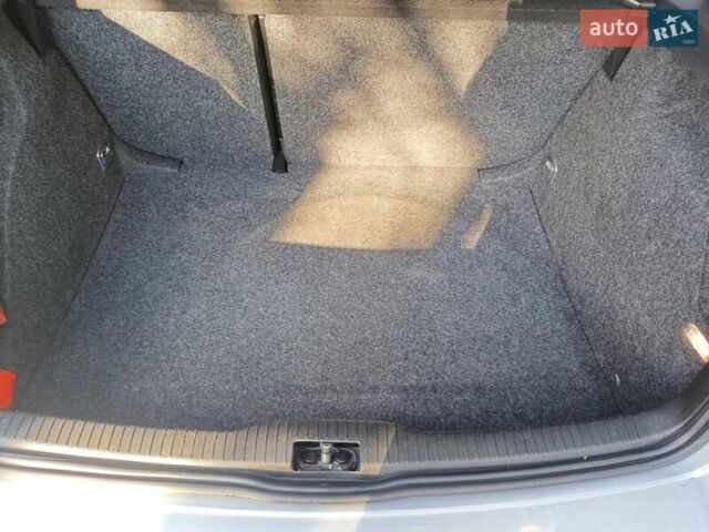 Серый Фольксваген Гольф, объемом двигателя 1.6 л и пробегом 177 тыс. км за 5000 $, фото 63 на Automoto.ua