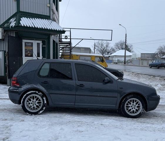 Серый Фольксваген Гольф, объемом двигателя 1.4 л и пробегом 300 тыс. км за 2800 $, фото 4 на Automoto.ua