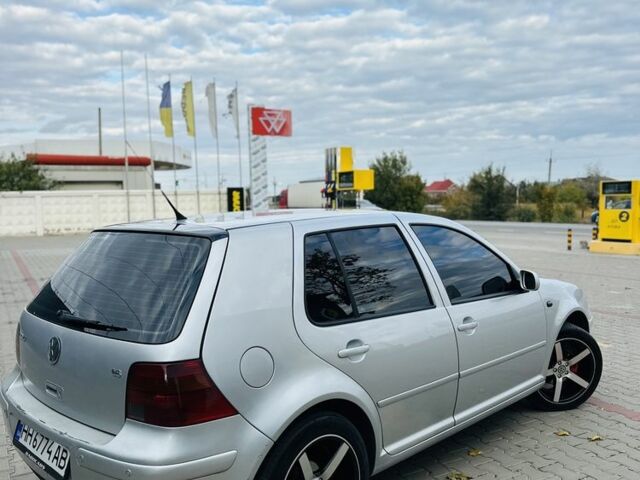 Серый Фольксваген Гольф, объемом двигателя 1.6 л и пробегом 300 тыс. км за 3900 $, фото 5 на Automoto.ua