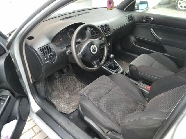 Серый Фольксваген Гольф, объемом двигателя 0 л и пробегом 320 тыс. км за 2800 $, фото 4 на Automoto.ua