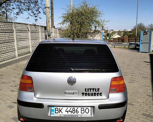 Серый Фольксваген Гольф, объемом двигателя 1.6 л и пробегом 200 тыс. км за 4300 $, фото 3 на Automoto.ua