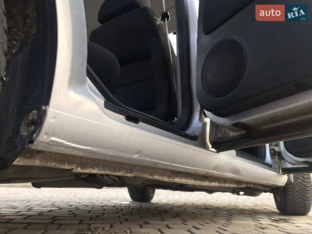 Серый Фольксваген Гольф, объемом двигателя 1.6 л и пробегом 240 тыс. км за 4599 $, фото 40 на Automoto.ua