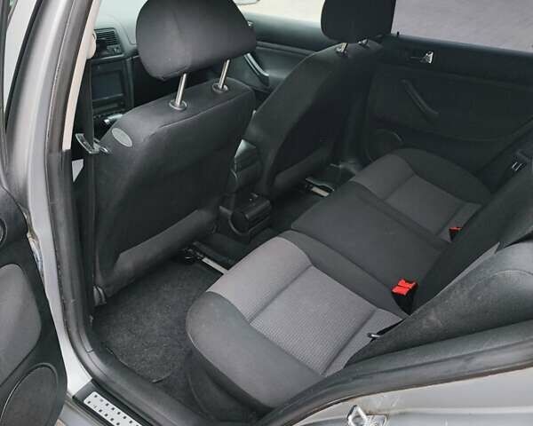 Серый Фольксваген Гольф, объемом двигателя 1.6 л и пробегом 266 тыс. км за 4700 $, фото 12 на Automoto.ua