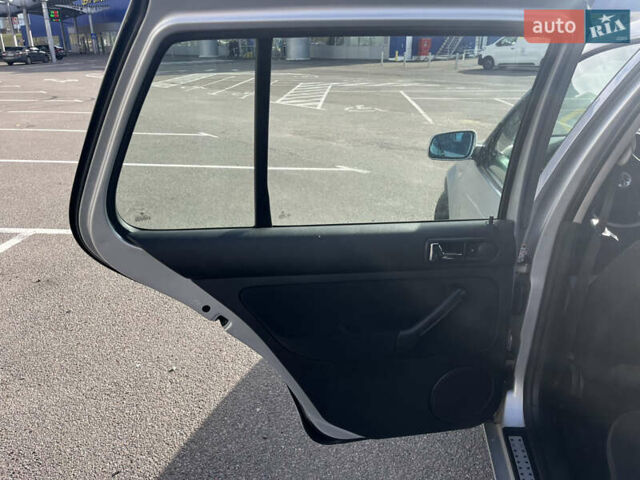 Серый Фольксваген Гольф, объемом двигателя 1.39 л и пробегом 245 тыс. км за 3190 $, фото 8 на Automoto.ua