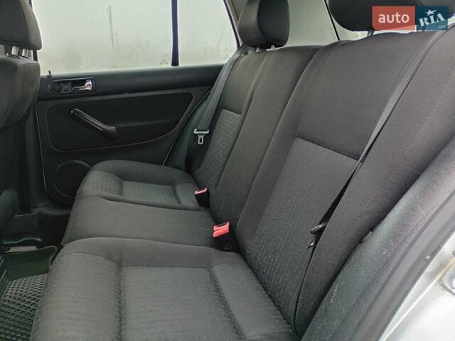 Сірий Фольксваген Гольф, об'ємом двигуна 1.6 л та пробігом 276 тис. км за 3299 $, фото 7 на Automoto.ua