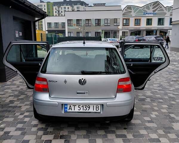 Серый Фольксваген Гольф, объемом двигателя 1.39 л и пробегом 229 тыс. км за 4600 $, фото 9 на Automoto.ua