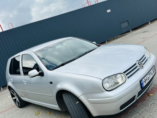 Серый Фольксваген Гольф, объемом двигателя 1.6 л и пробегом 300 тыс. км за 3900 $, фото 6 на Automoto.ua