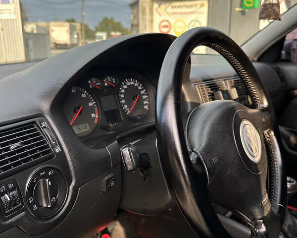 Серый Фольксваген Гольф, объемом двигателя 1.6 л и пробегом 300 тыс. км за 3800 $, фото 15 на Automoto.ua