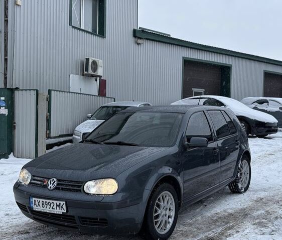 Серый Фольксваген Гольф, объемом двигателя 1.4 л и пробегом 300 тыс. км за 2800 $, фото 1 на Automoto.ua