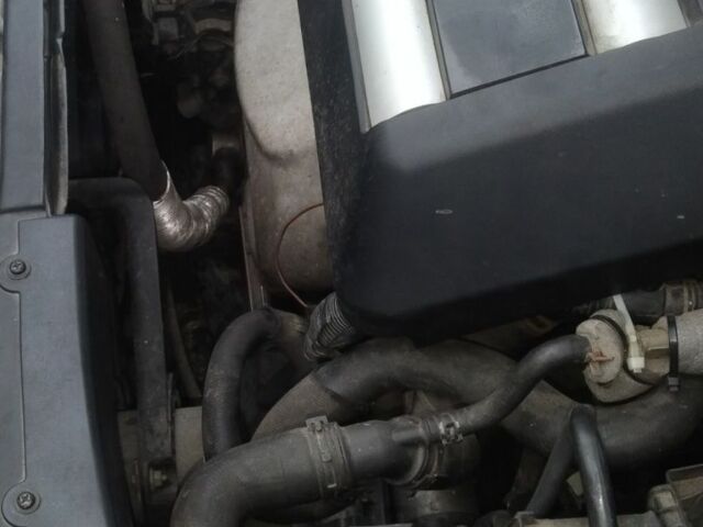 Серый Фольксваген Гольф, объемом двигателя 1.6 л и пробегом 250 тыс. км за 4000 $, фото 4 на Automoto.ua