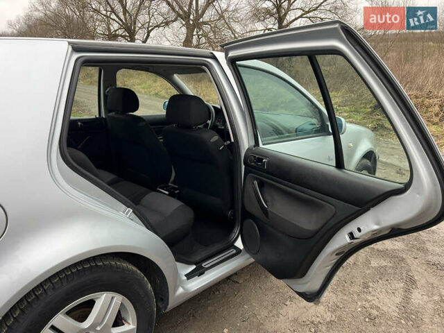 Серый Фольксваген Гольф, объемом двигателя 1.6 л и пробегом 170 тыс. км за 5200 $, фото 23 на Automoto.ua