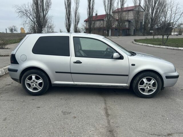 Серый Фольксваген Гольф, объемом двигателя 1.4 л и пробегом 180 тыс. км за 2750 $, фото 3 на Automoto.ua