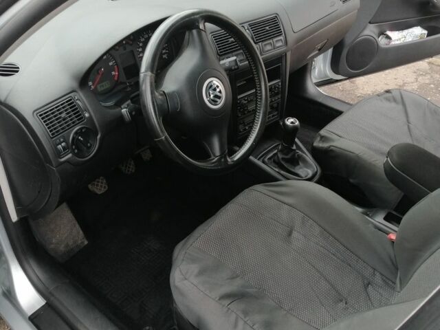 Серый Фольксваген Гольф, объемом двигателя 1.6 л и пробегом 238 тыс. км за 4043 $, фото 4 на Automoto.ua